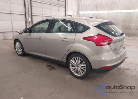 2016 Ford Focus Titanium z USA, uszkodzony, nr VIN 1FADP3N28GL326197